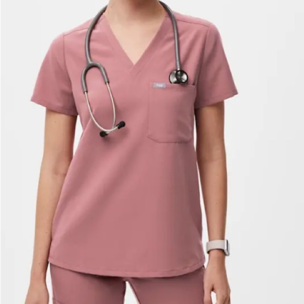 SALE 🔥 2/$40 Mauve Catarina - One-Pocket Scrub Top XXS - Mauve